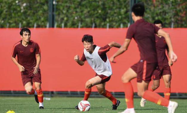  摩纳哥租借日本新星，首秀助攻掀翻里尔  